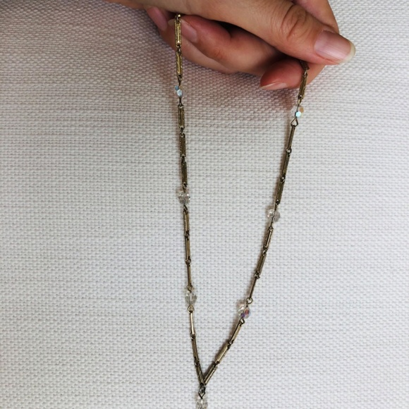 Old school crystal look and gold tone necklace - Picture 2 of 2